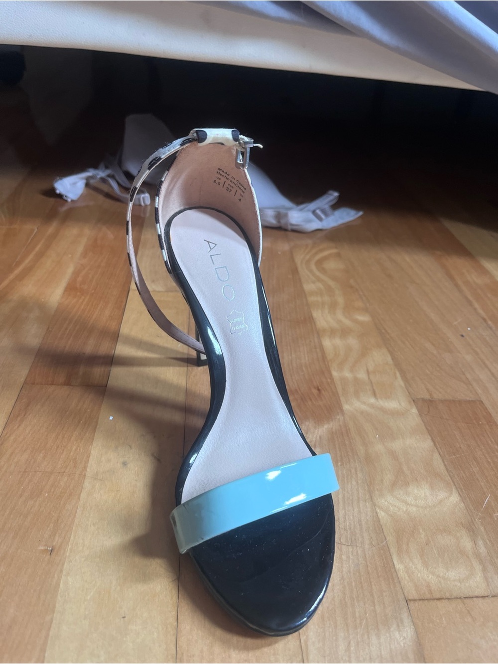 ALDO Black Patent Heel Sandal pockla dot  with Light Blue Front Strap damaged
